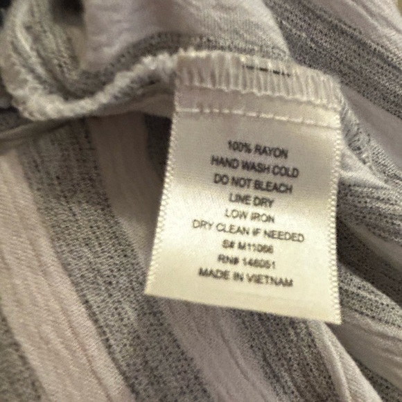 Faith & Joy blouse, large, two button pckts on front-sleeves can be unbuttoned - Picture 5 of 5